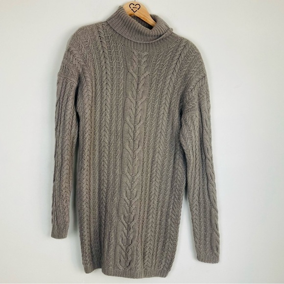 Vintage Neiman Marcus 100% cashmere cable knit long line turtleneck sweater. OS - Picture 2 of 6